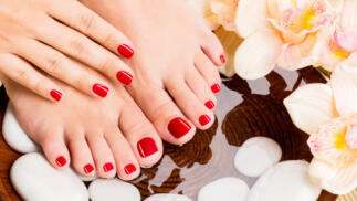 Sesión de manicura o pedicura