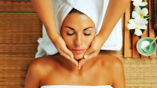Masaje facial hidratante, incluye cuello 25 min